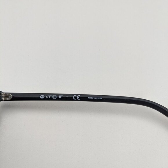 🕶️Vogue VO5051-S W44/87 Sunglasses 52/20 140 /ALH546🕶️ - Picture 6 of 9